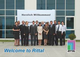 Solms先生與威圖總經理Ms.Schoen合影